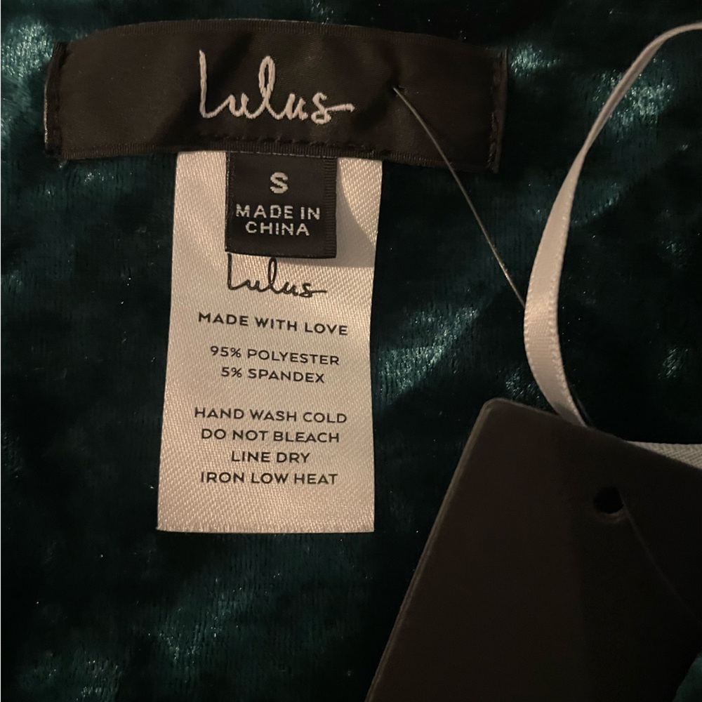Lulus Emerald Green Crushed Velvet Twist-Front Long Sleeve Crop Top NWT Size S - Picture 10 of 12